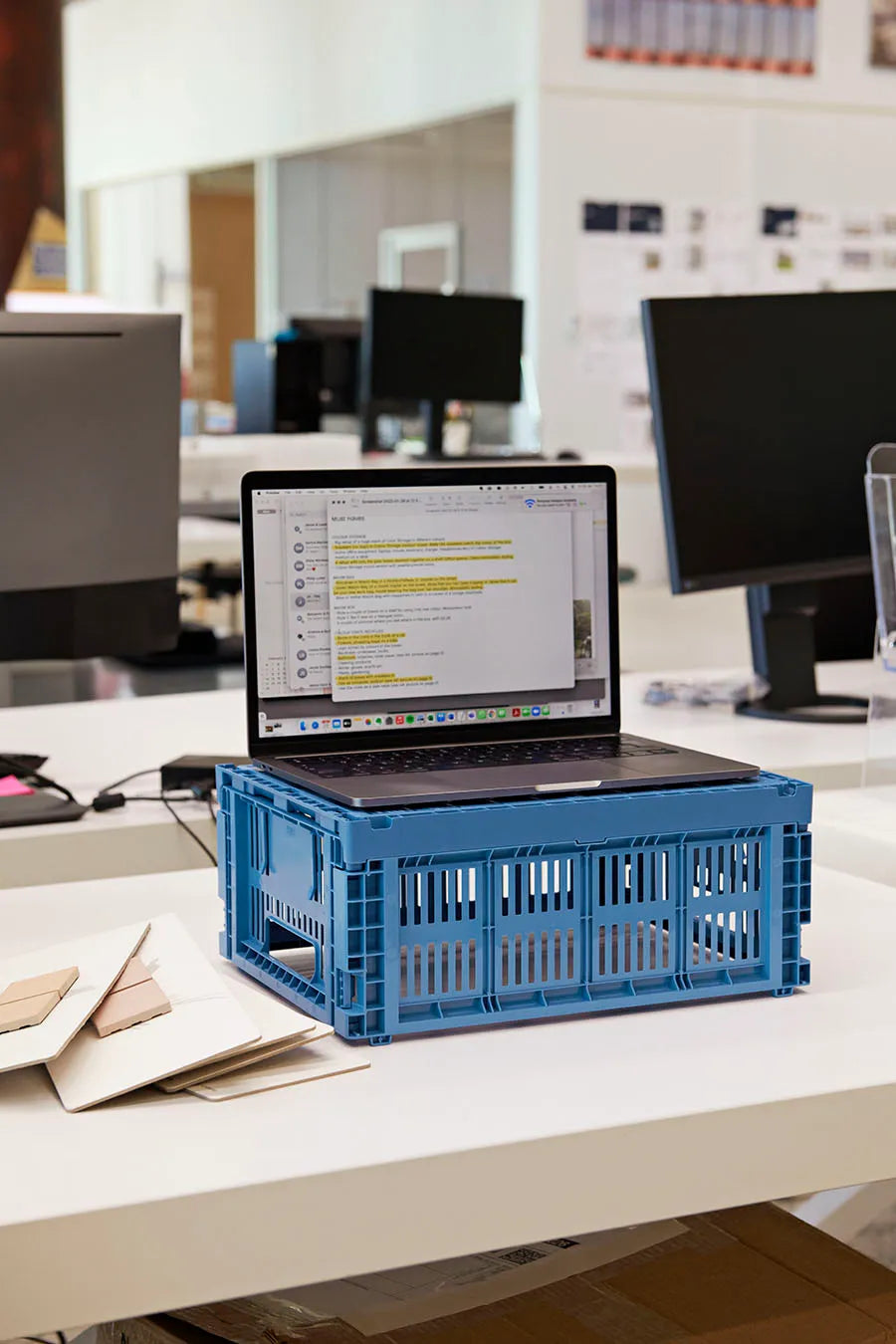 Colour crate M, electric blue von HAY - 3 - Jacobsen Plus