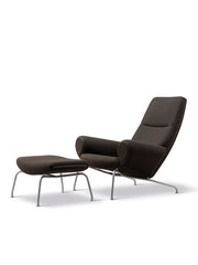 Queen Chair inkl. skammel i Vidar 386 med keder i Max 96 læder af Hans J. Wegner