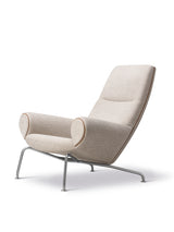 Queen Sessel von Hans J. Wegner - Clay 12 Textil mit keder i Max 95 Cognac Leder - Jacobsen Plus