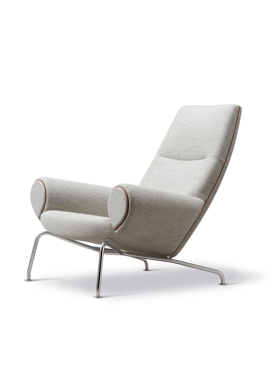 Queen Sessel von Hans J. Wegner - Hallingdal 113 Textil mit keder i Primo 75 Leder - Jacobsen Plus