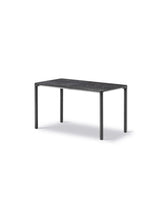 Piloti Bord, schwarz marquina von Fredericia Furniture - 6610: 75 x 39 x H41 cm / Schwarz pulverbeschichtetes Aluminium - Jacobsen Plus