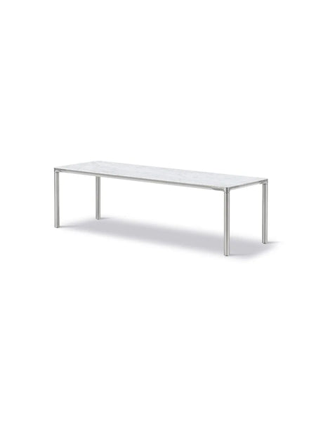 Piloti Bord, weiß Carrara von Fredericia Furniture - 6615: 120 x 39 x H35 cm / Schwarz pulverbeschichtetes Aluminium - Jacobsen Plus
