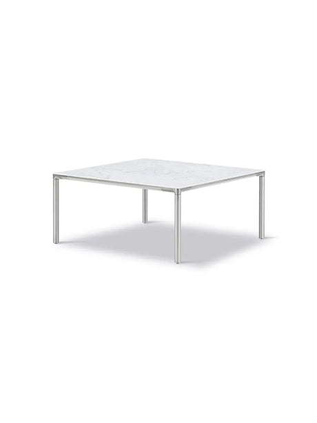Piloti Bord, weiß Carrara von Fredericia Furniture - 6620: 75 x 75 x H35 cm / Schwarz pulverbeschichtetes Aluminium - Jacobsen Plus