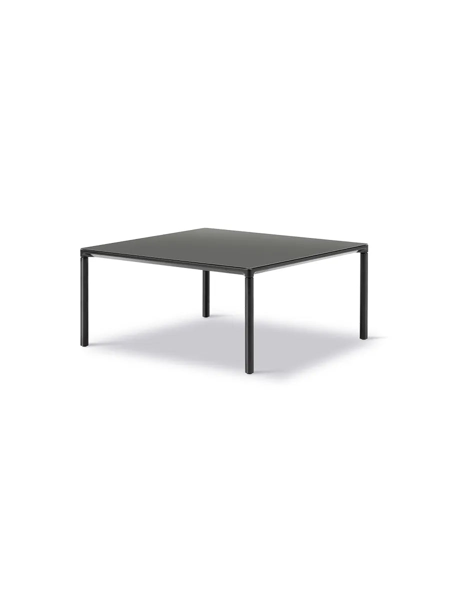 Piloti Bord, schwarz Laminat fra Fredericia Furniture
