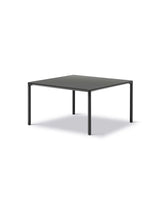 Piloti Bord, schwarz Laminat fra Fredericia Furniture - 6620: 75 x 75 x H41 cm / Schwarz pulverbeschichtetes Aluminium - Jacobsen Plus