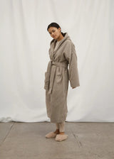 Hooded Terry Bademantel, Dried Linen von Aiayu - 2 - Jacobsen Plus