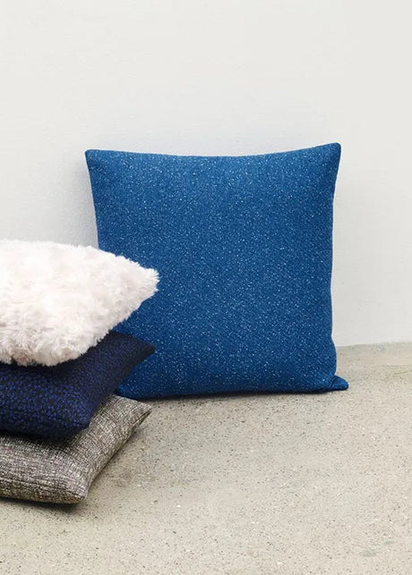 Pilot Kissen in Blau, 60 x 60 cm von Kvadrat - 2 - Jacobsen Plus