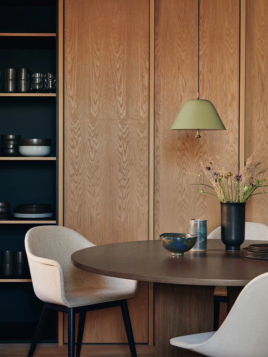 Androgyne Dining Table Ø120 dunkel gebeizte Eiche von Audo Copenhagen - 2 - Jacobsen Plus
