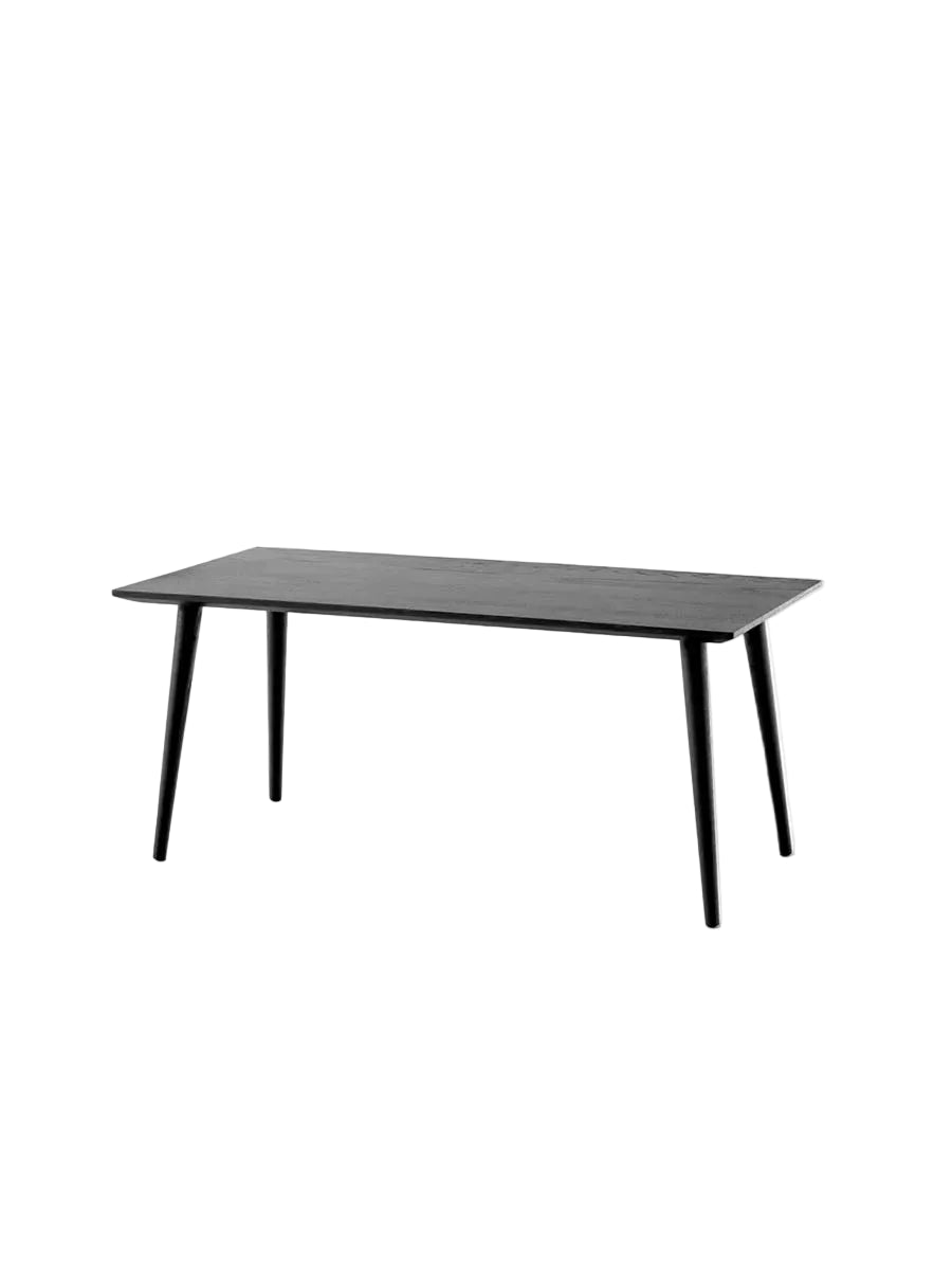 In Between Bord SK23 fra &Tradition - Sortlakeret eg - Jacobsen Plus