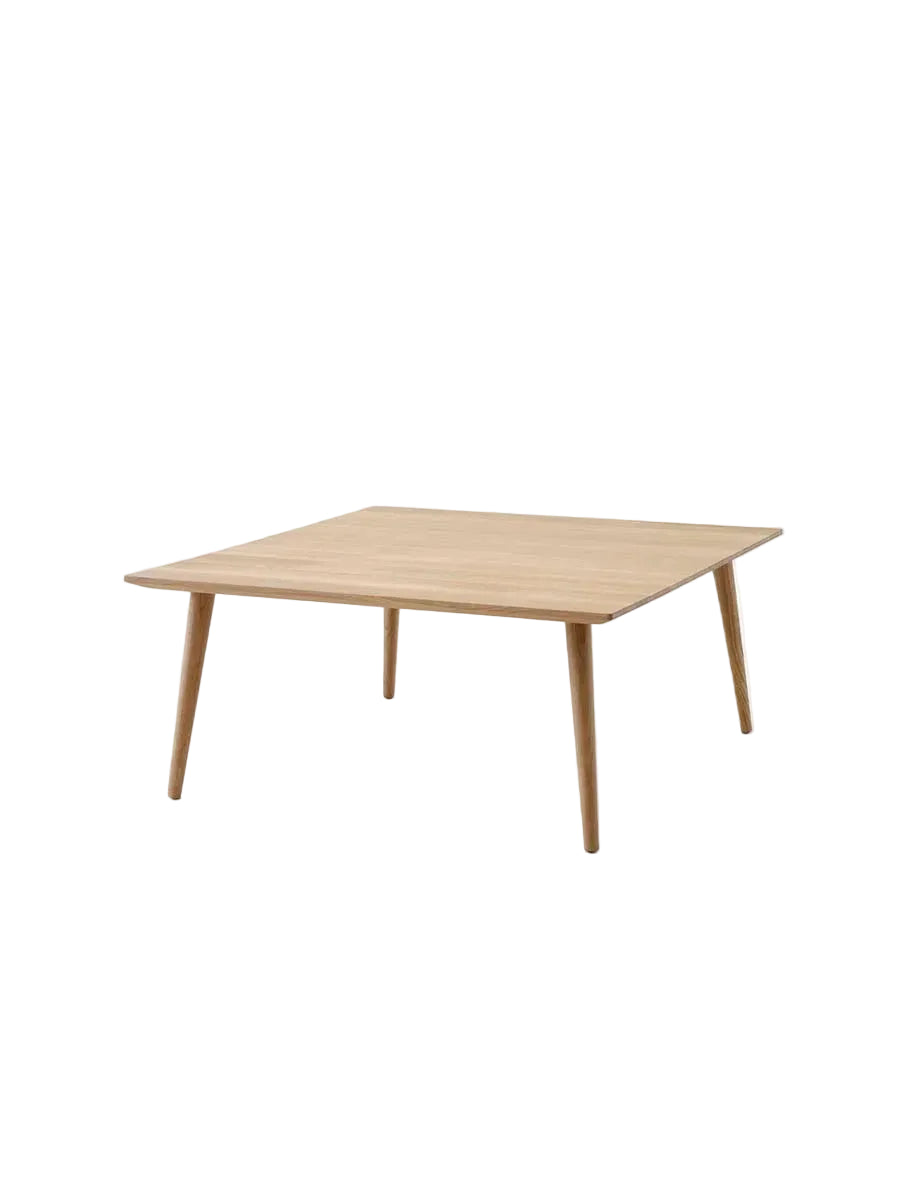 In Between Bord SK24 fra &Tradition - Olieret eg - Jacobsen Plus