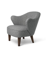 Ingeborg Sessel von Audo Copenhagen - Textil / Vidar 3, 133 / Geräucherte Eiche - Jacobsen Plus
