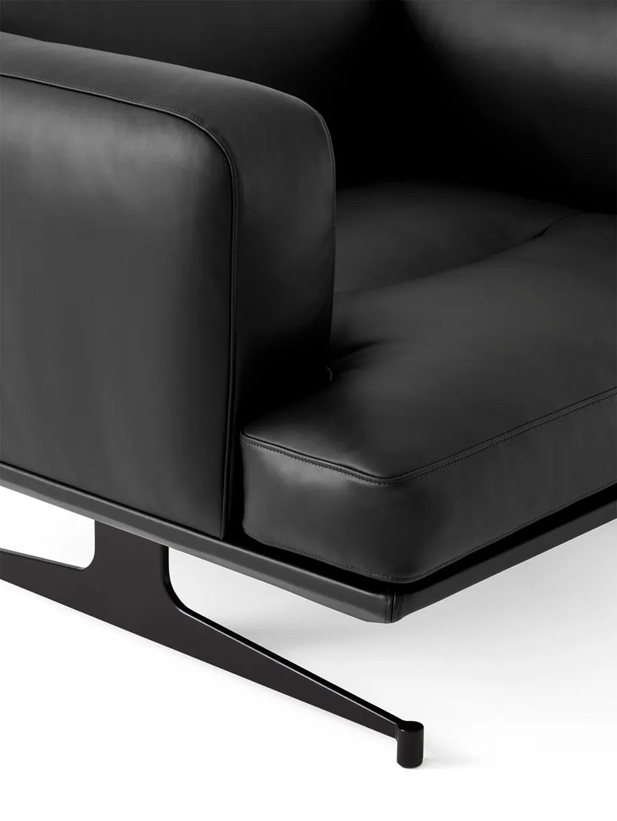 Inland AV21 Lounge Chair fra &Tradition