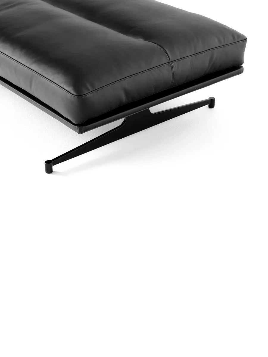 Inland AV32 Pouf fra &Tradition