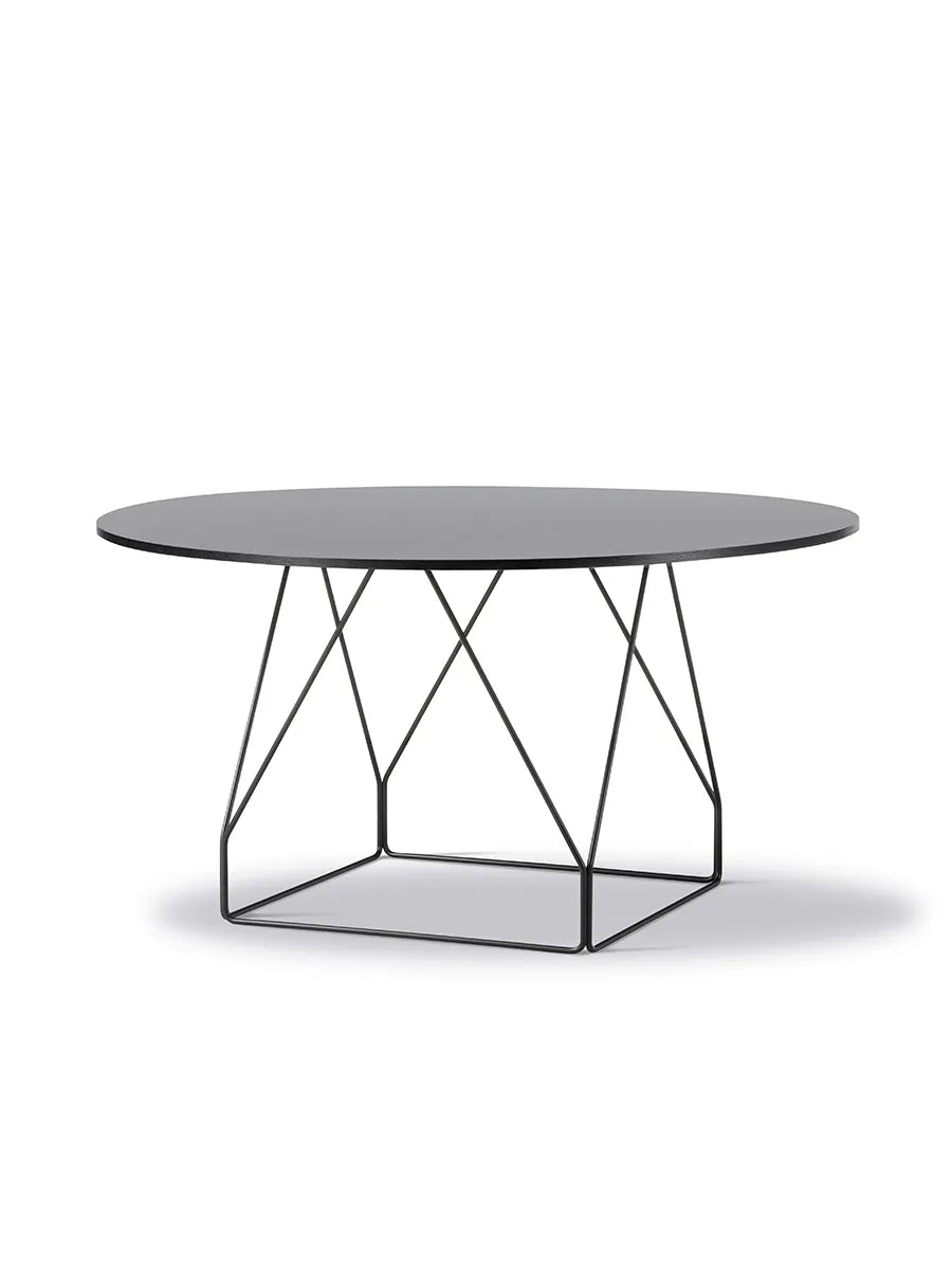 JG Tisch Ø140 cm von Fredericia Furniture - Schwarzes Linoleum mit schwarzer Eichekante / Schwarzer Stahl - Jacobsen Plus