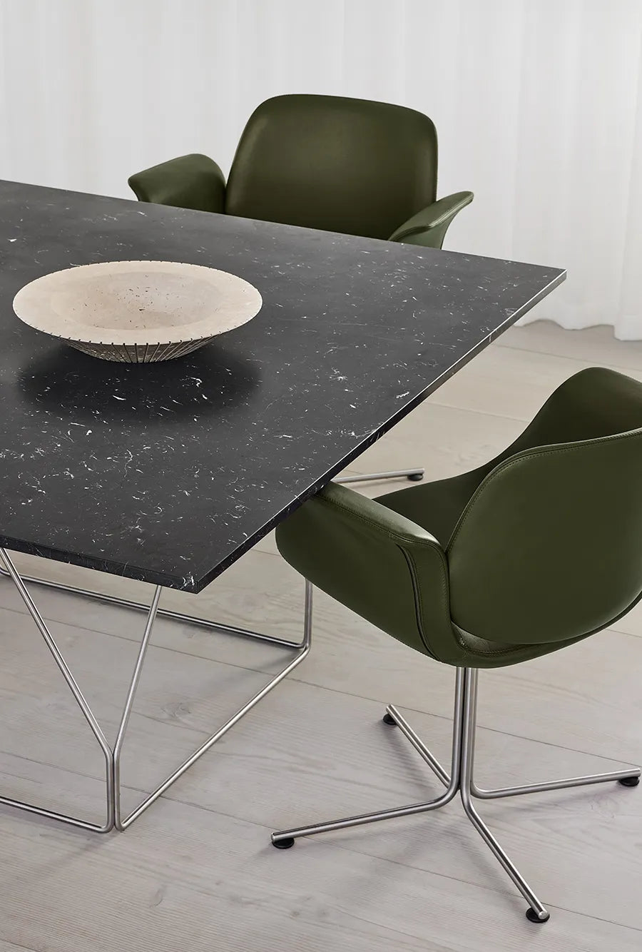 JG Table 140x140 cm fra Fredericia Furniture - 15 - Jacobsen Plus