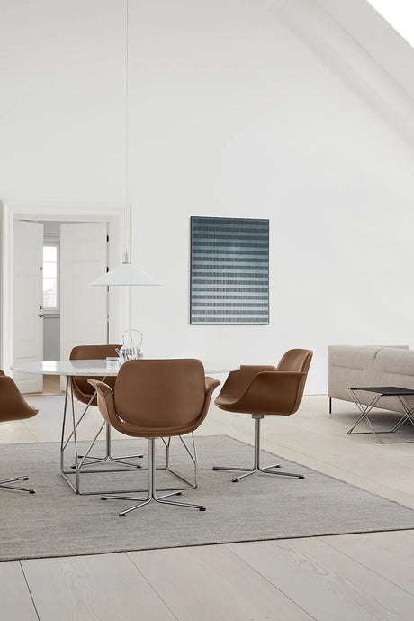 JG Tisch 140x140 cm von Fredericia Furniture - Graues Linoleum mit Natur-Esche-Kante / Schwarzer Stahl - Jacobsen Plus