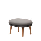 Ro Skammel m. stel i eg fra Fritz Hansen - Christianshavn - 1121 Beige - Jacobsen Plus