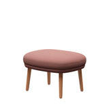 Ro Skammel m. stel i eg fra Fritz Hansen - Christianshavn - 1131 Orange/Red - Jacobsen Plus