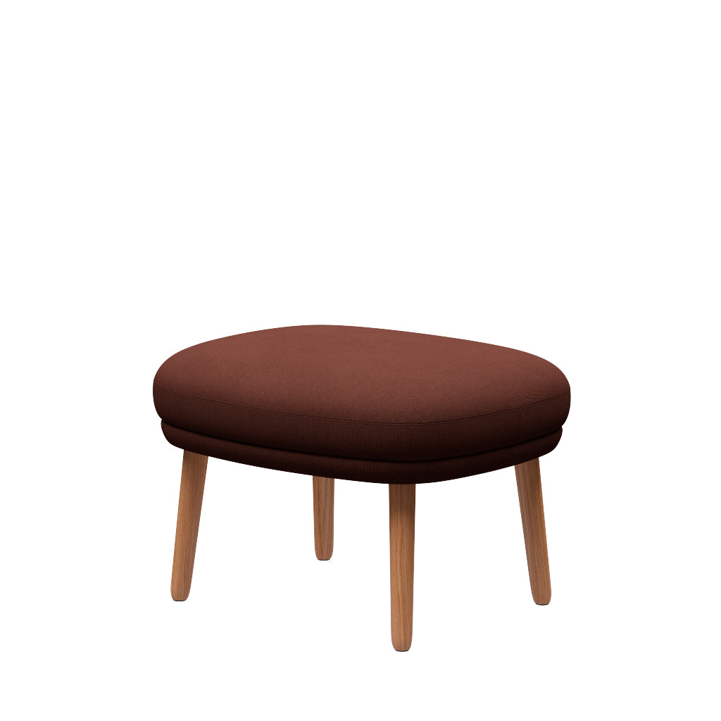 Ro Skammel m. stel i eg fra Fritz Hansen - Christianshavn - 1134 Dark Orange - Jacobsen Plus