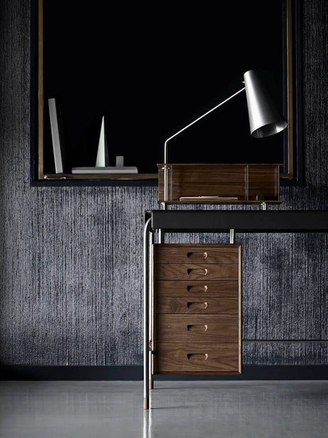 AJ52 Society Table von Carl Hansen & Søn - Eg - Schwarzes Leder - 140x70cm / Lack / Inkl. Lampenmodul - Jacobsen Plus