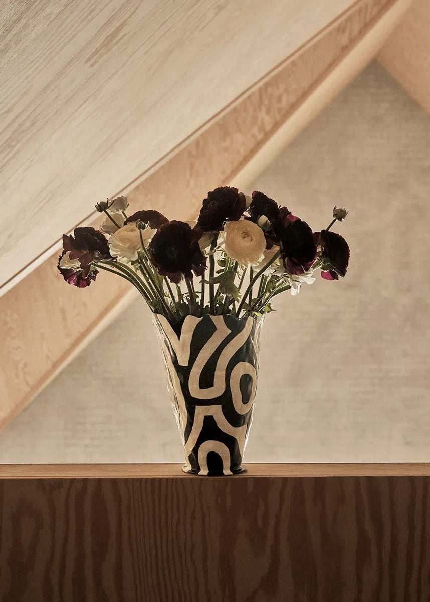 Jessica Hans Shadow vase fra Hay