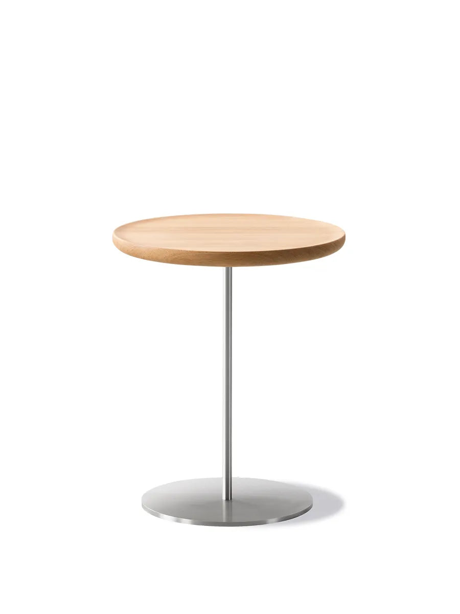 Pal Tisch Ø37,5 von Fredericia Furniture - H: 38 cm / Eiche hell geölt / Rostfreier Stahl - Jacobsen Plus