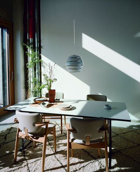 Domus Chair, gepolstert von Artek - Birke - Hola 01 - Prestige Cream Paspelierung - Jacobsen Plus