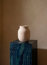 Kähler - Studio Omaggio Vase, sand - 1 - Jacobsen Plus