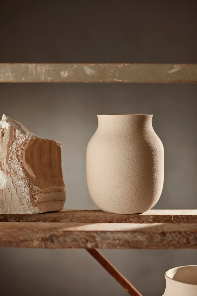 Kähler - Studio Omaggio Vase, sand - 4 - Jacobsen Plus