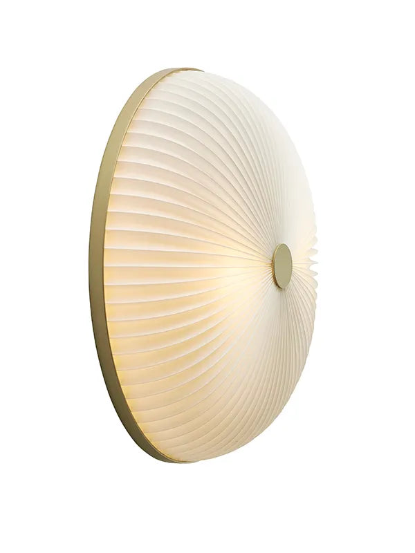 Lamella Decken-/Wandlampe von Le Klint - Lamella 235 Ø: 35 cm / Golden - Jacobsen Plus