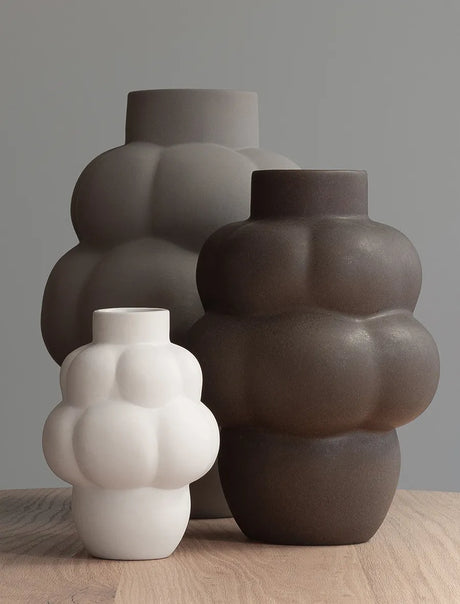 Balloon Vase 04 Petit, Keramik von Louise Roe - Gestrichener Ocker - Jacobsen Plus