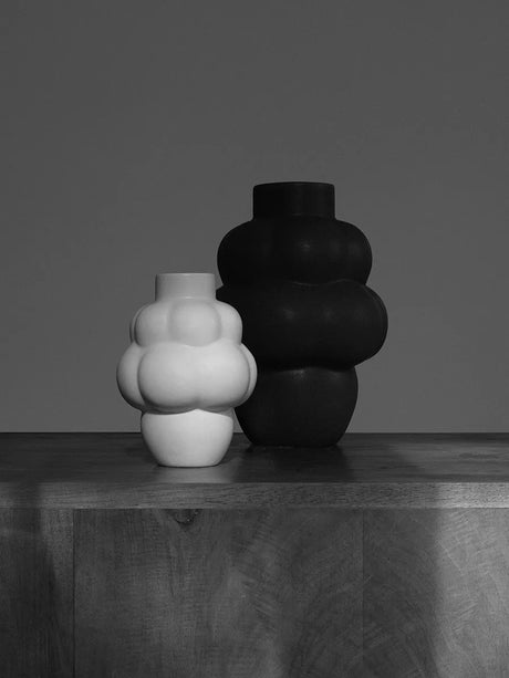 Balloon Vase 04 Petit, Keramik von Louise Roe - Gestrichener Ocker - Jacobsen Plus