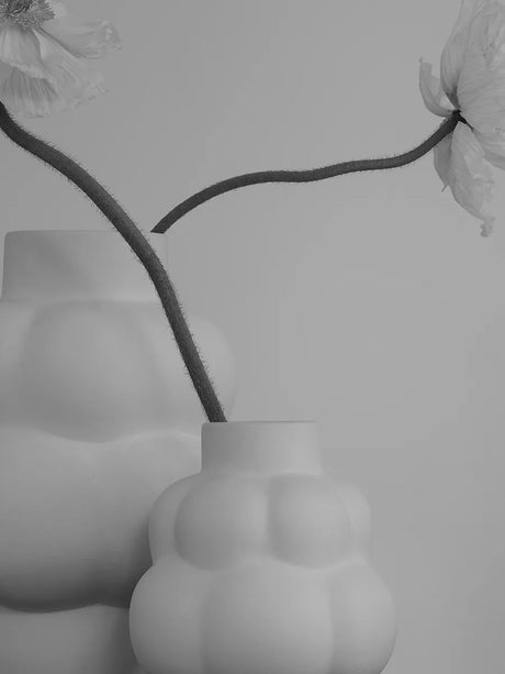 Balloon Vase 04 Petit, Keramik von Louise Roe - Gestrichener Ocker - Jacobsen Plus