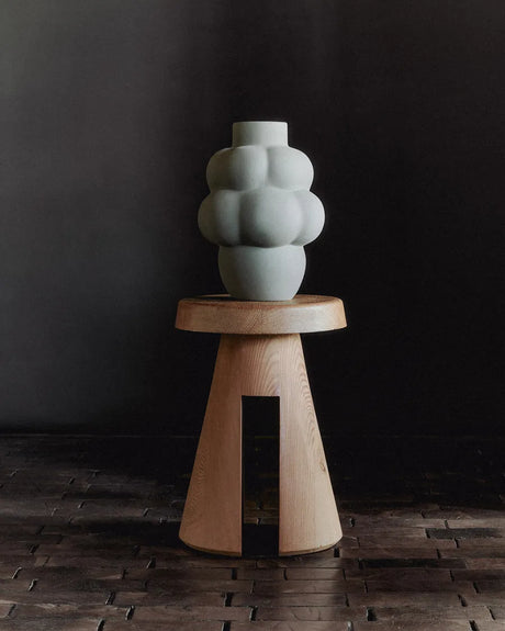 Balloon Vase 04, Keramik von Louise Roe - Gestrichener Ocker - Jacobsen Plus