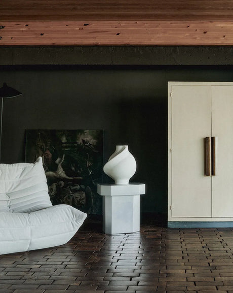 Pirout Vase 02, Keramik von Louise Roe - Sandgrau - Jacobsen Plus