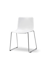 Pato Stuhl, mit Gestell von Fredericia Furniture - Weiß / Krom - Jacobsen Plus