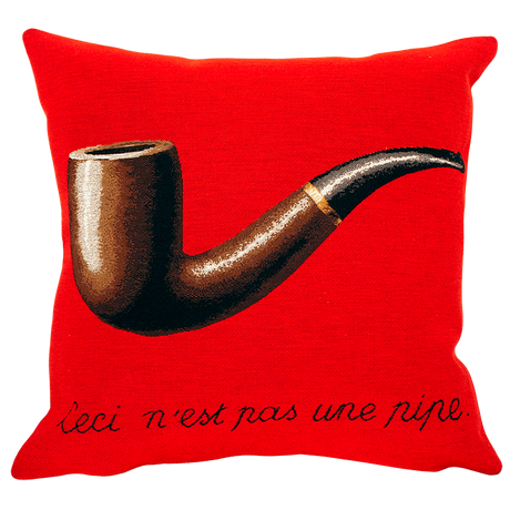 Magritte La trahison des images rouge Kissen fra Poulin Design - 1 - Jacobsen Plus