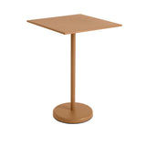 Linear Steel cafébord 70x70cm, H105 cm fra Muuto - Orange - Jacobsen Plus