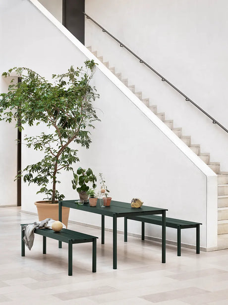 Linear Steel Bench, 170 cm von Muuto - Anthrazit Schwarz - Jacobsen Plus