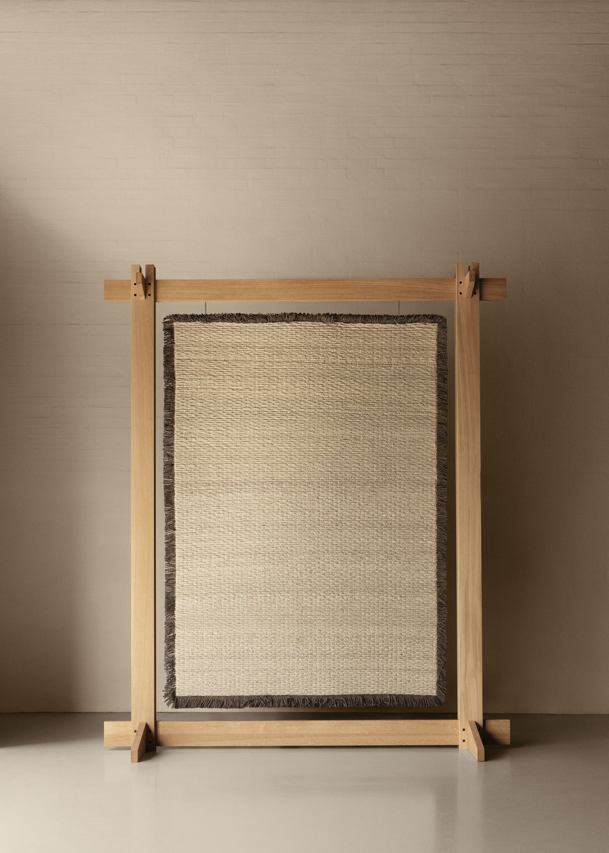 Soft Outline Teppich, Stone von Linie Design - 1 - Jacobsen Plus