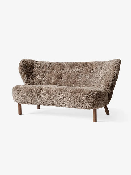 Little Petra Sofa VB2 von &Tradition - Sheepskin Sahara / Walnuss - Jacobsen Plus