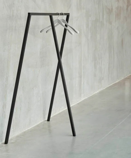 Loop Stand Wardrobe von HAY - Schwarz - Jacobsen Plus