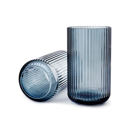 Lyngbyvase Blau Glas von Lyngby Porcelæn - H: 25 / Blau - Jacobsen Plus