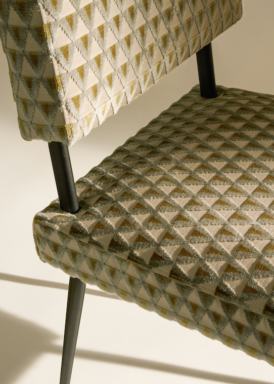 Gubi M-Chair Spisebordsstol, Fuldpolstret - 2 - Jacobsen Plus