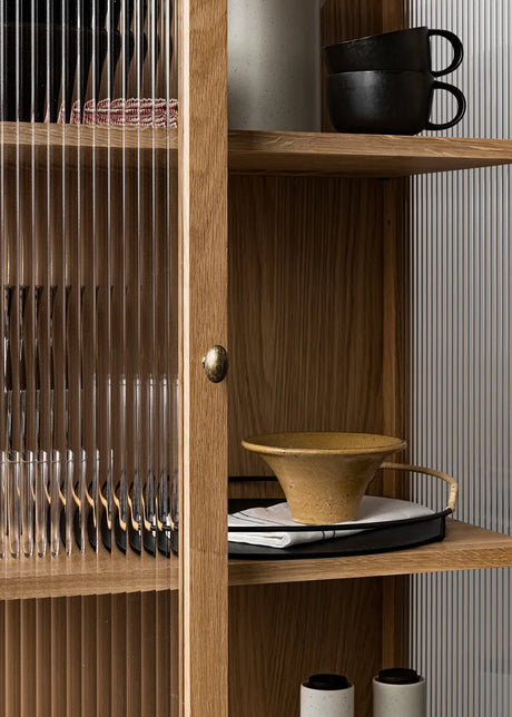 Curiosity Cabinet, hoch von Audo Copenhagen - 4 - Jacobsen Plus