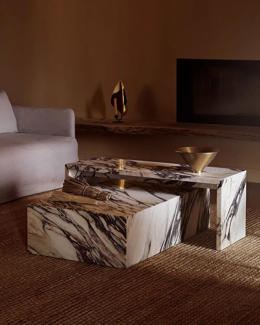 Plinth Bridge, Calacatta Viola marble fra Audo Copenhagen
