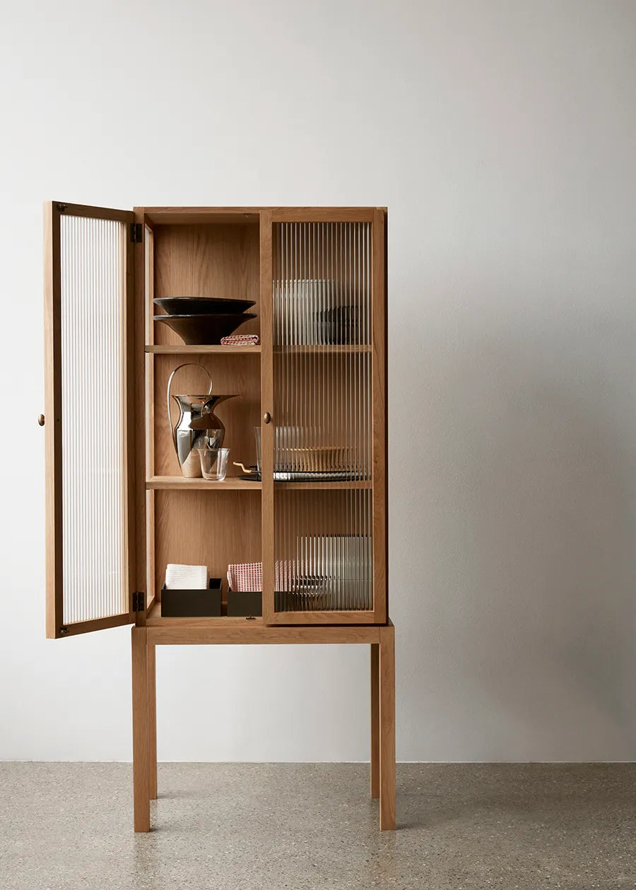 Curiosity Cabinet, high fra Audo Copenhagen - 6 - Jacobsen Plus