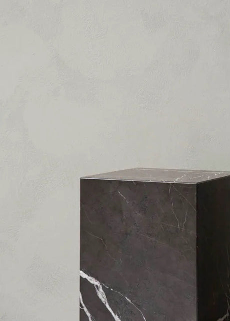 Plinth Tall Black Nero Marquina Marmor von Audo Copenhagen - 2 - Jacobsen Plus