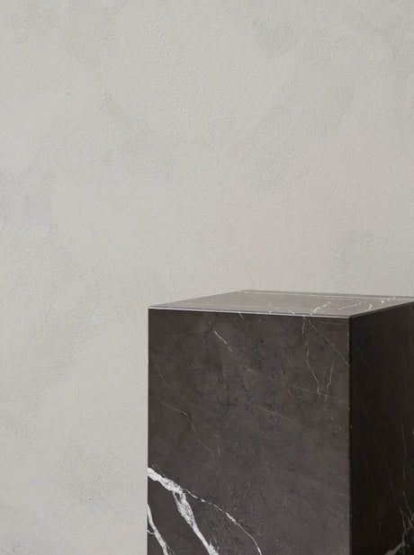 Plinth Tall Grey Kendzo Marmor von Audo Copenhagen - 4 - Jacobsen Plus