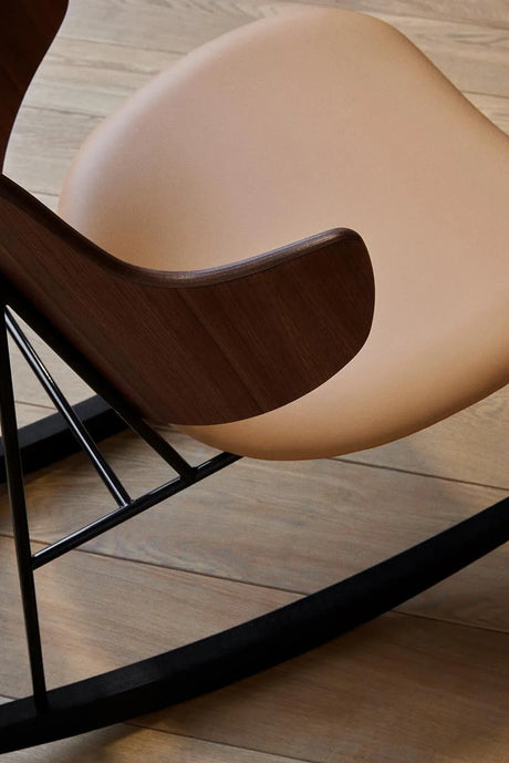 The Penguin Rocking Chair, Leder fra Audo Copenhagen - Walnuss / Dakar 0250 - Jacobsen Plus